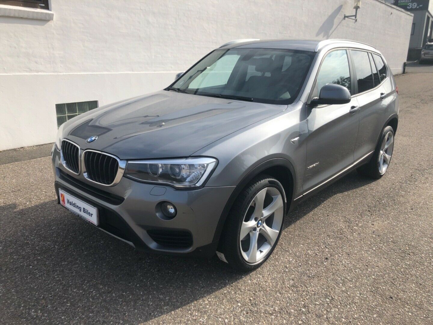 Grå BMW X3 fra 2015