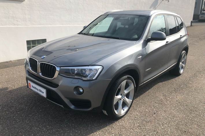 Grå BMW X3 fra 2015