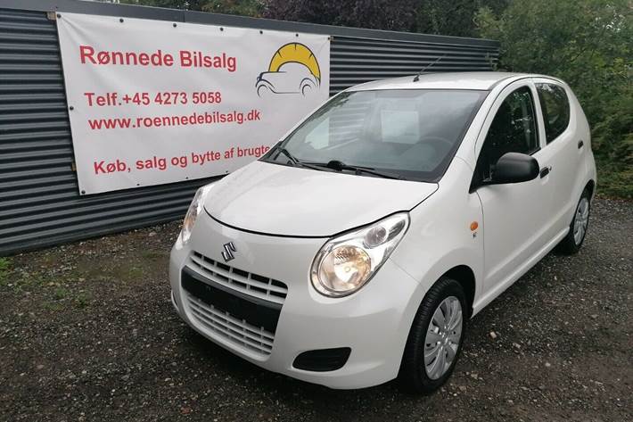 Grå Suzuki Alto fra 2011