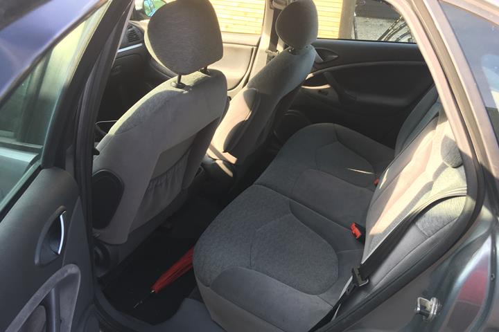 Grøn Citroën C5 fra 2005