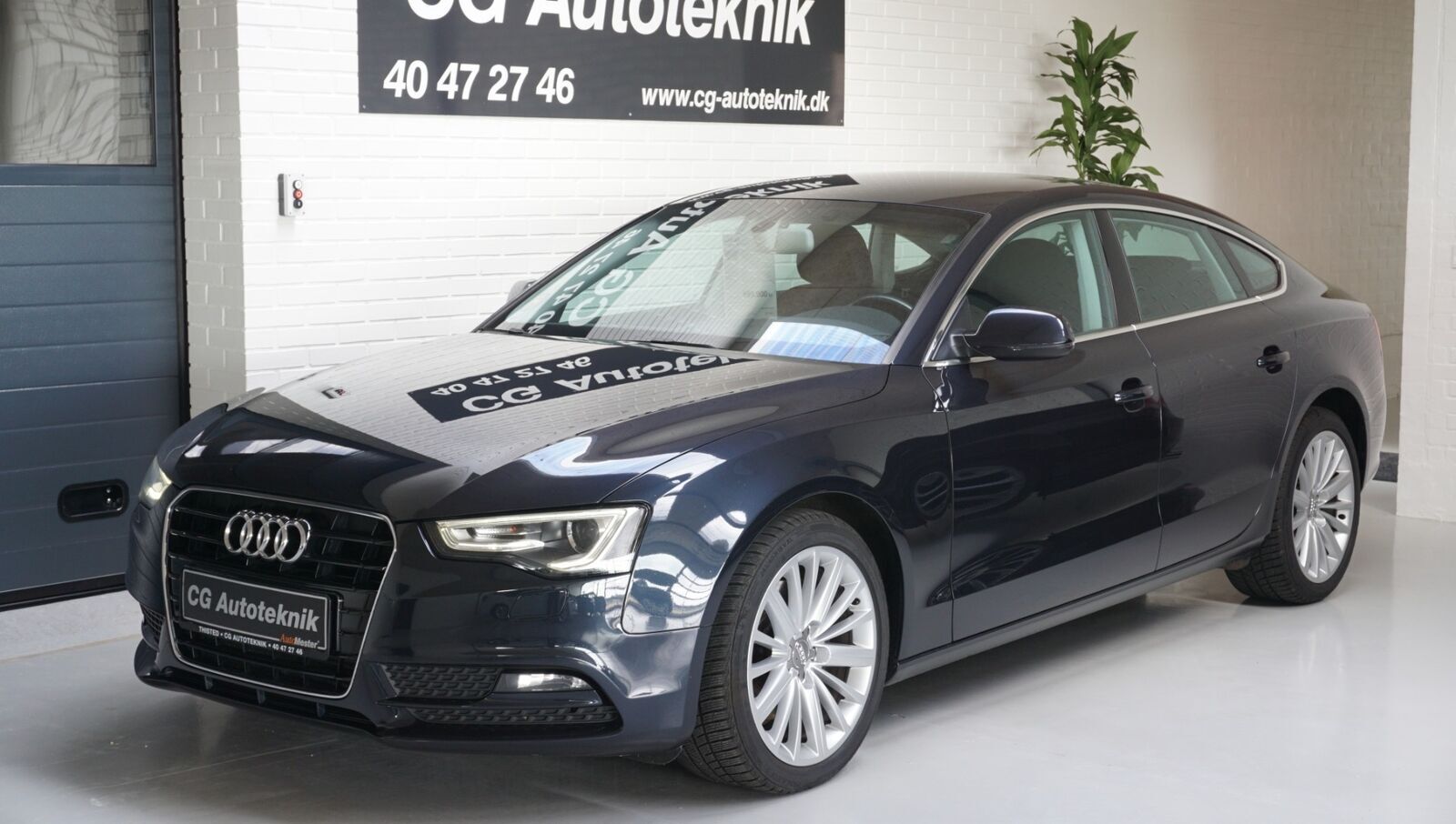 Blå Audi A5 fra 2012