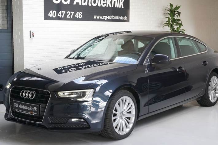 Blå Audi A5 fra 2012