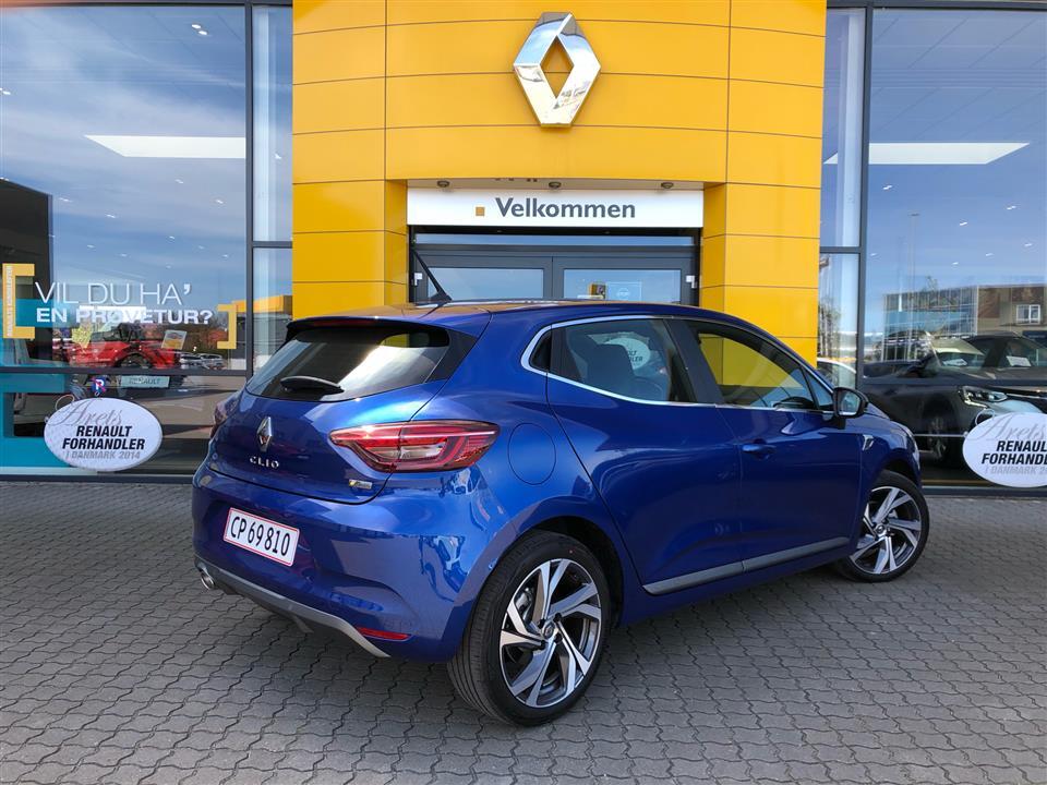 Blå Renault Clio fra 2020