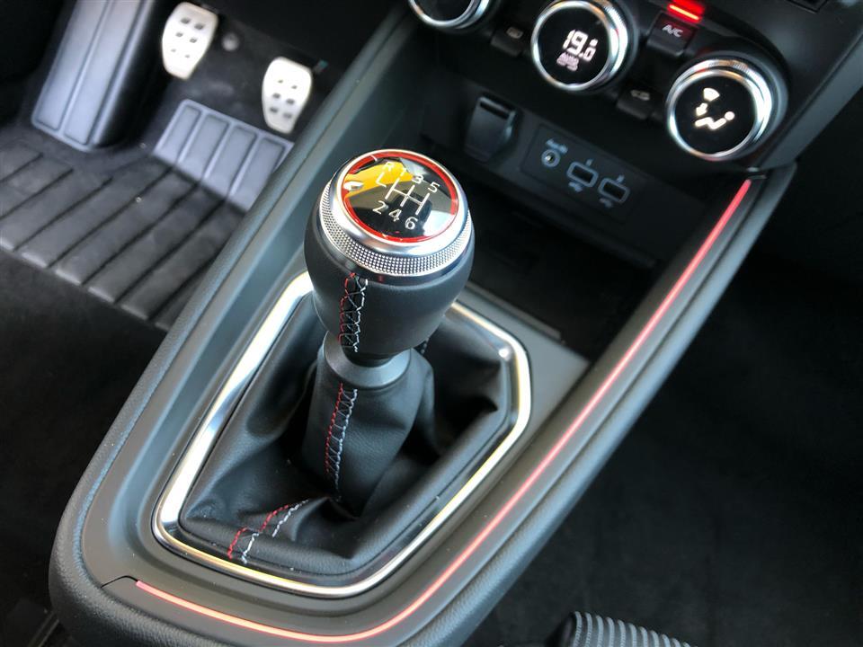 Blå Renault Clio fra 2020