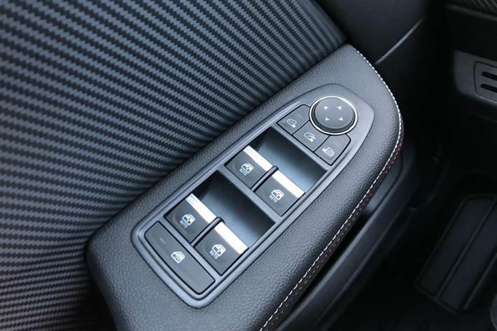 Blå Renault Clio fra 2020