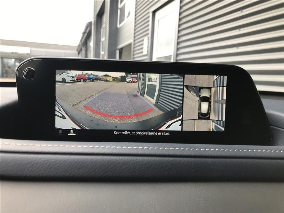 Blå Mazda CX-30 fra 2019