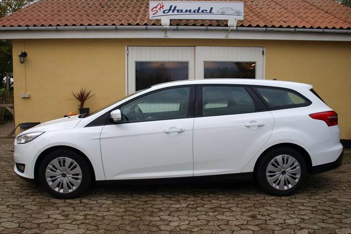Hvid Ford Focus fra 2017
