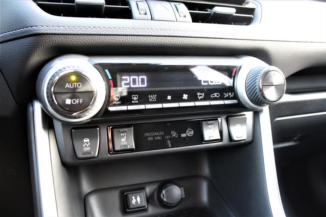 Sort Toyota RAV4 fra 2019