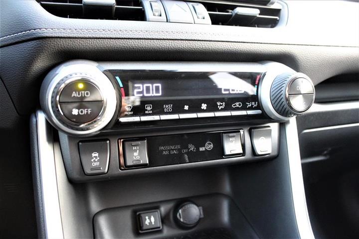 Sort Toyota RAV4 fra 2019