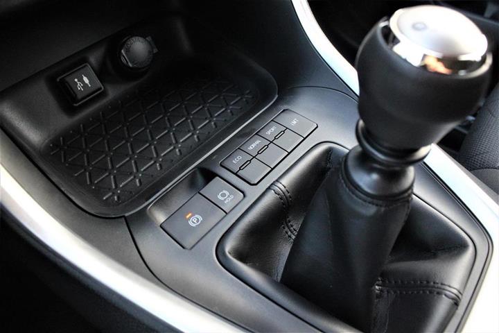Sort Toyota RAV4 fra 2019