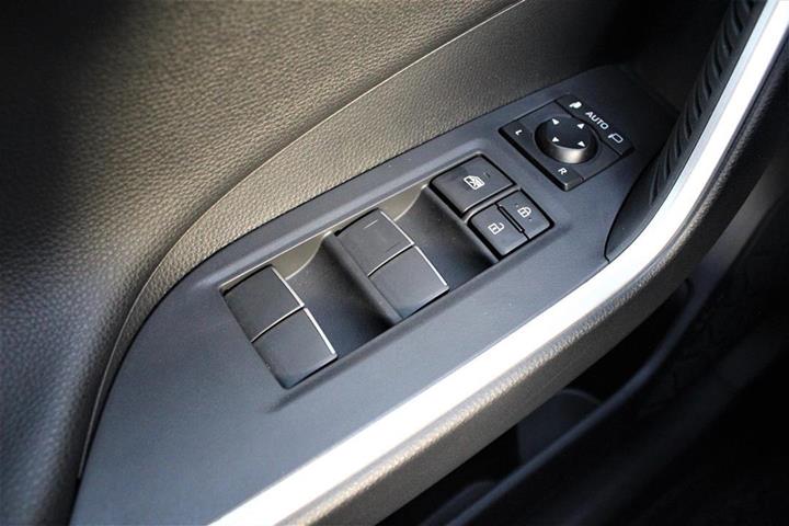 Sort Toyota RAV4 fra 2019