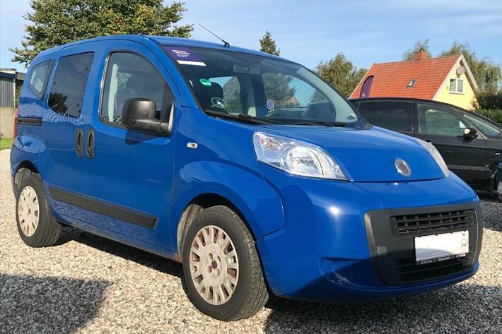 Blå Fiat Qubo fra 2009