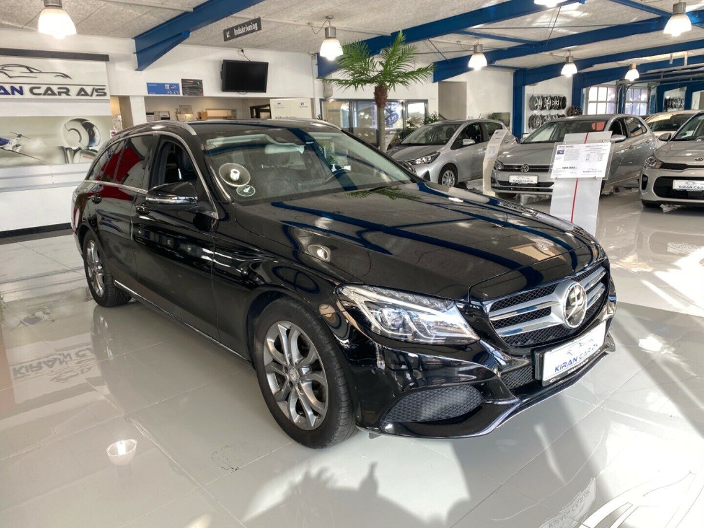 Sort Mercedes C220 d fra 2016