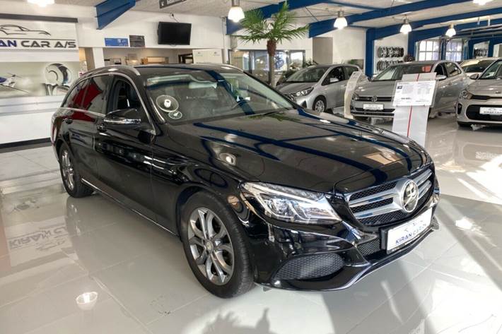 Sort Mercedes C220 d fra 2016