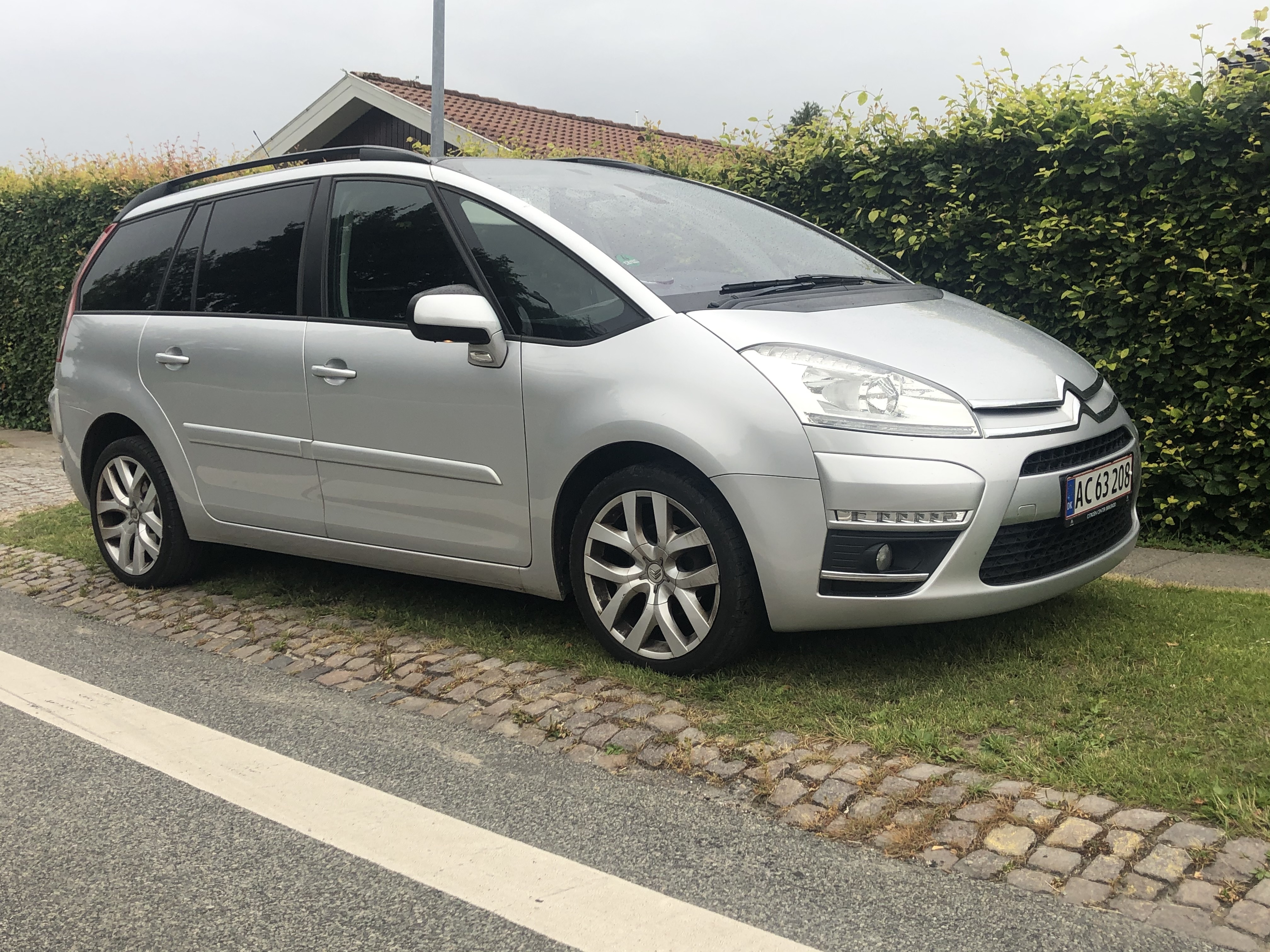 Grå Citroën Grand C4 Picasso fra 2013