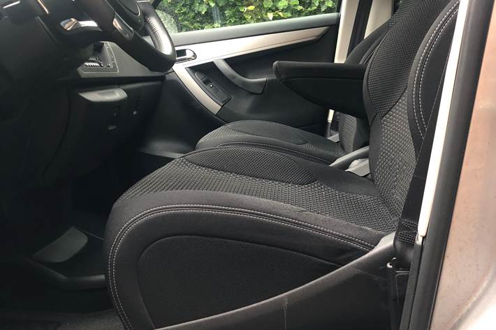 Grå Citroën Grand C4 Picasso fra 2013