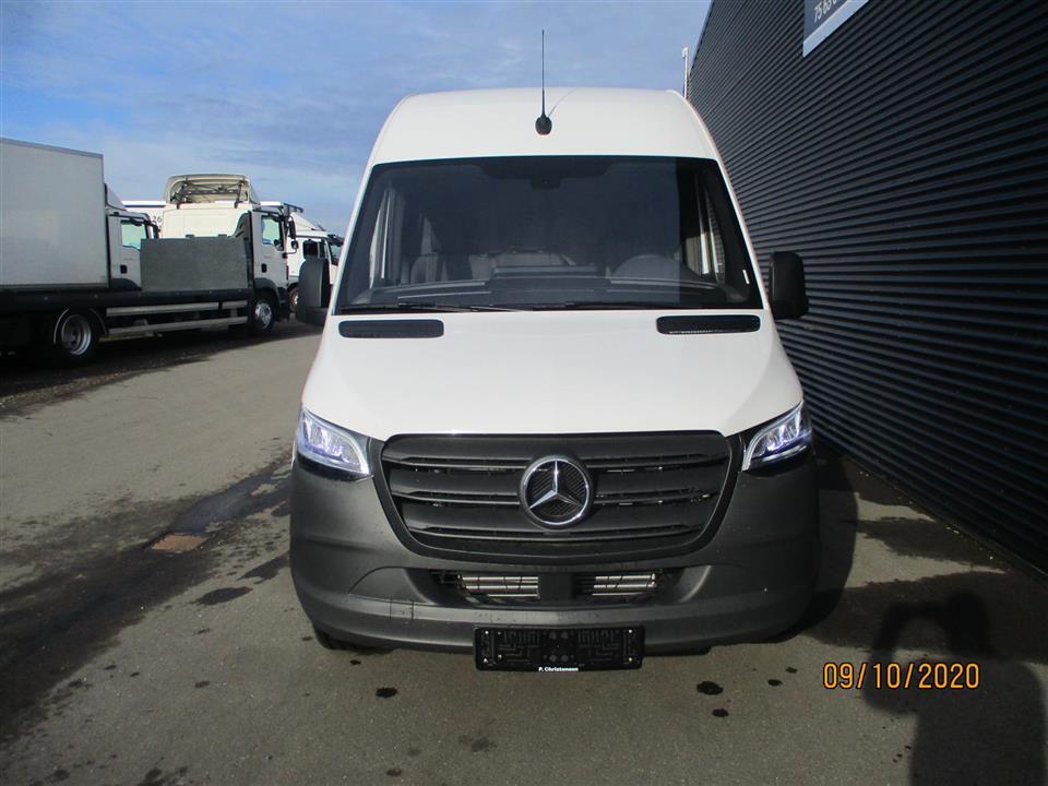Hvid Mercedes Sprinter fra 2020