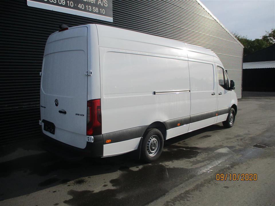 Hvid Mercedes Sprinter fra 2020