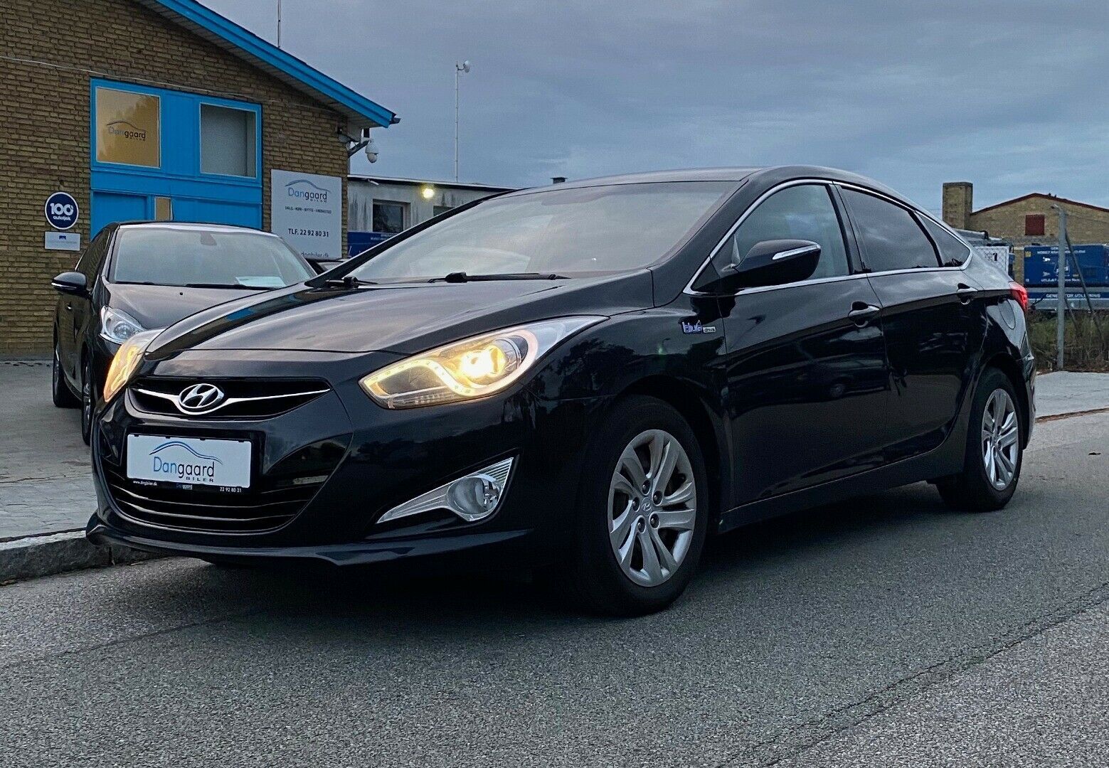 Blå Hyundai i40 fra 2012