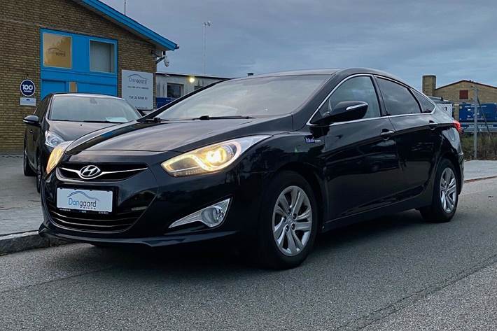 Blå Hyundai i40 fra 2012