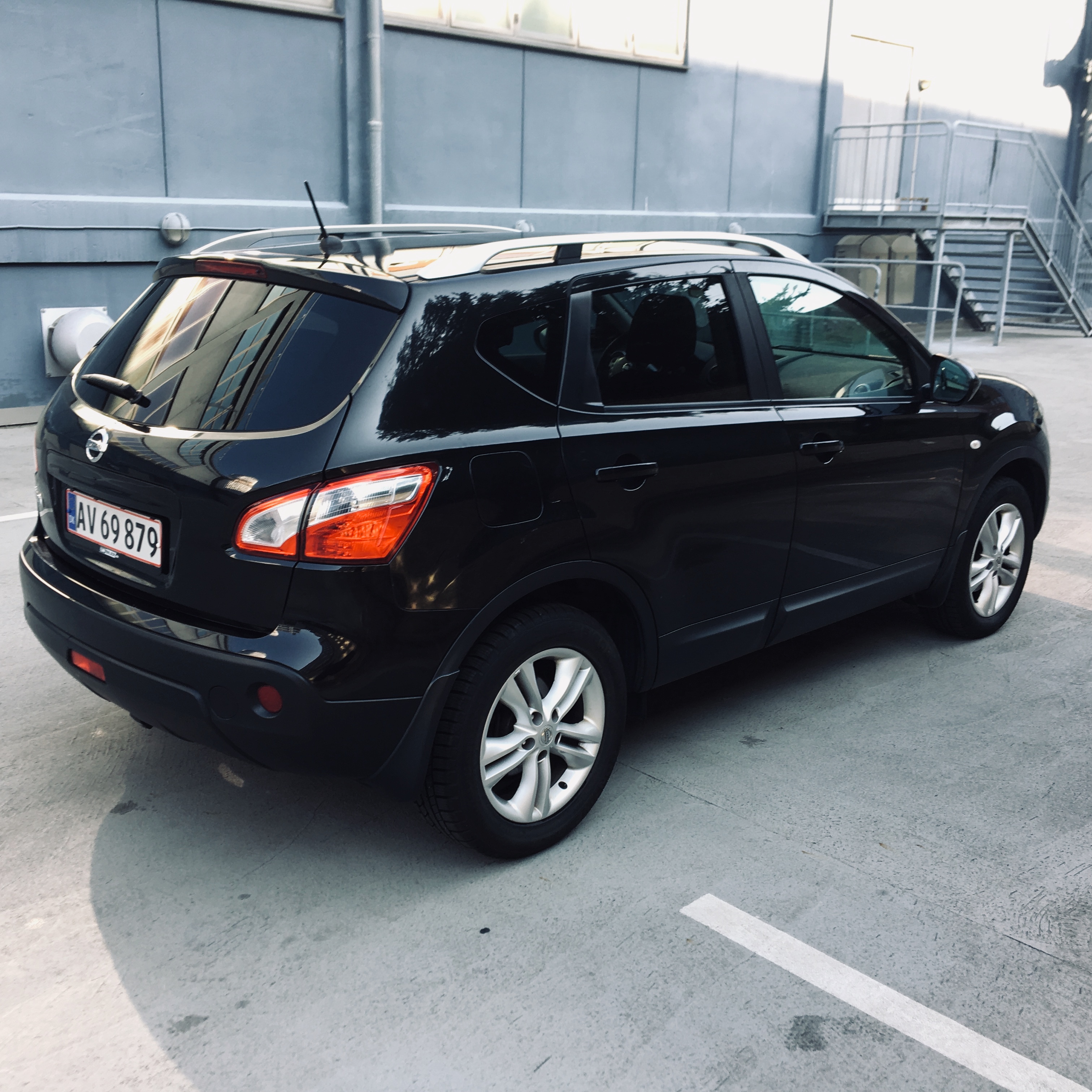 Sort Nissan Qashqai fra 2011