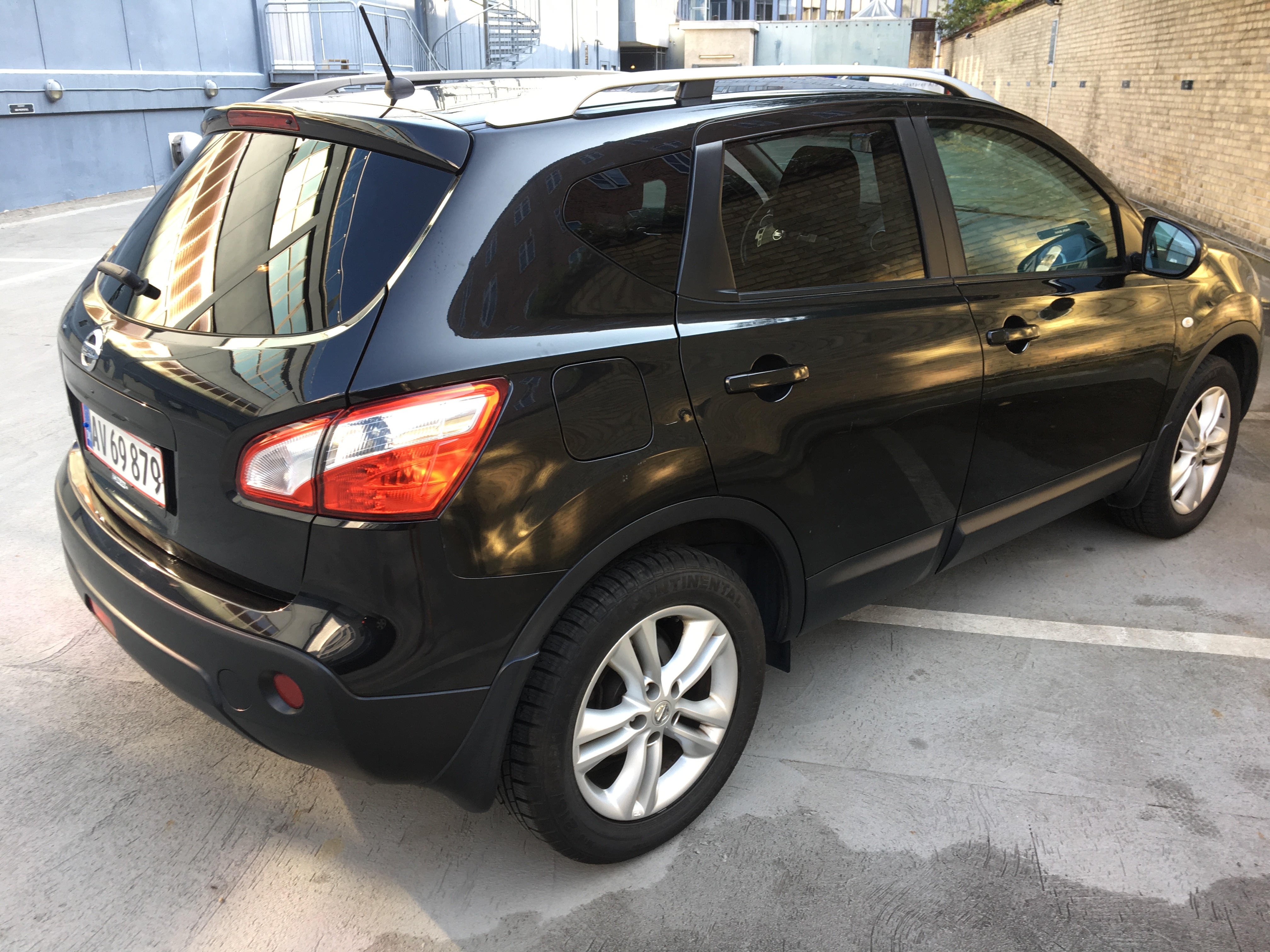 Sort Nissan Qashqai fra 2011