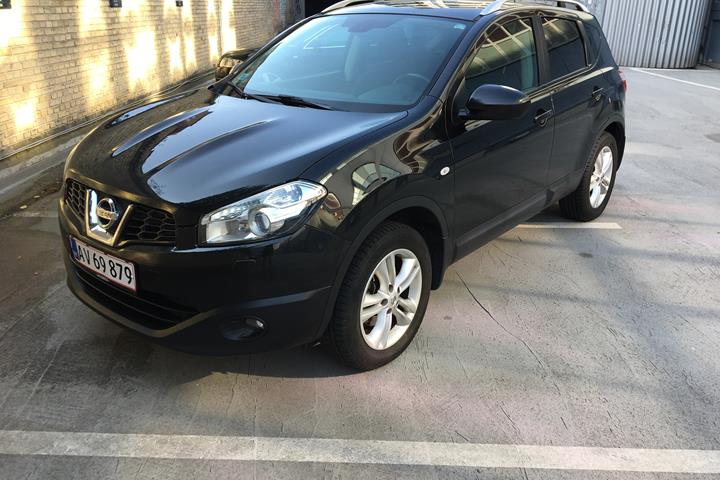Sort Nissan Qashqai fra 2011