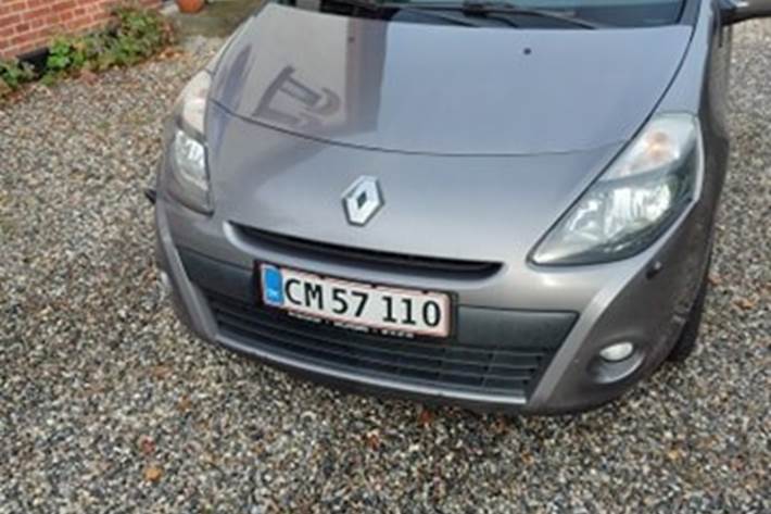 Grå Renault Clio fra 2012