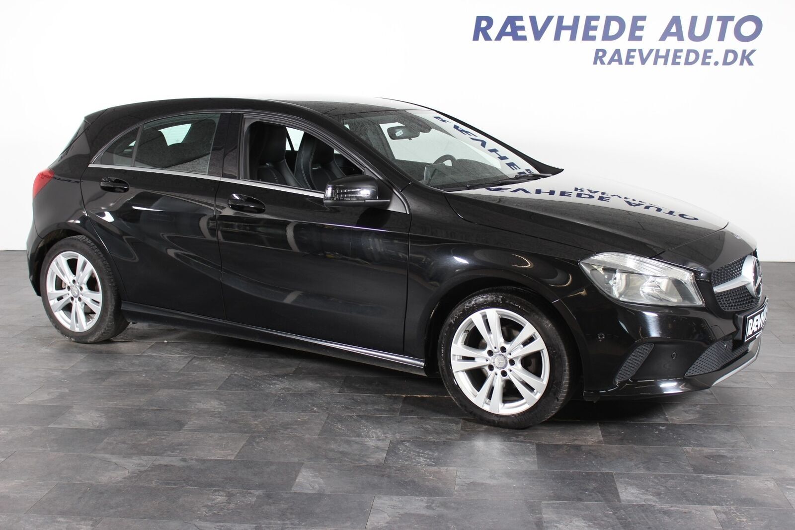 Sort Mercedes A180 d fra 2016