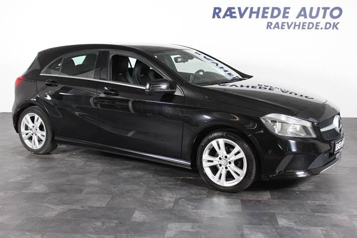 Sort Mercedes A180 d fra 2016