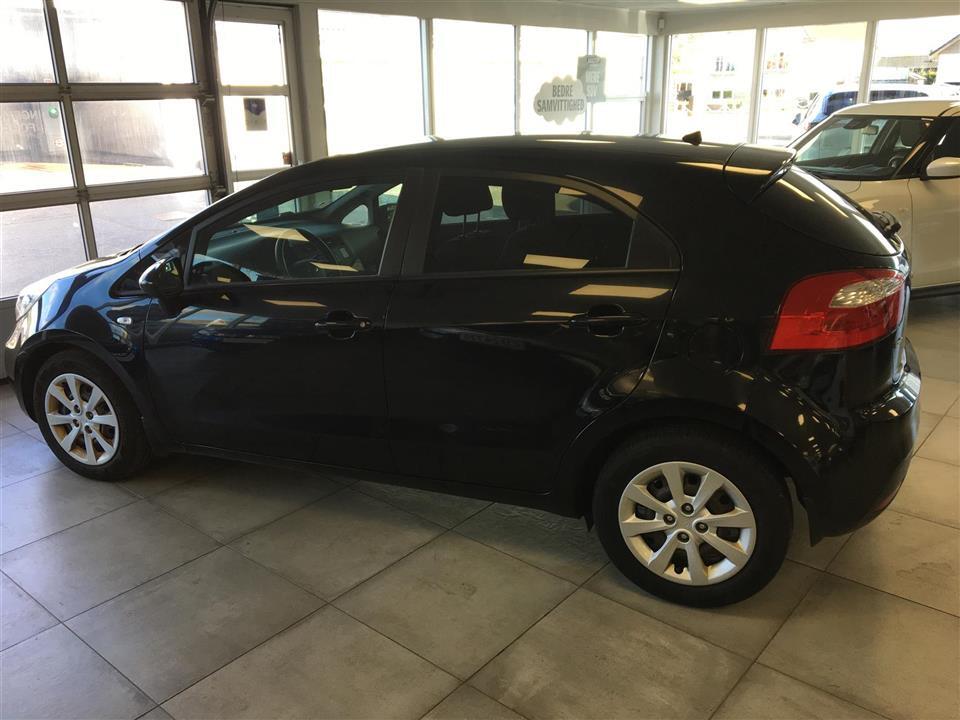 Sort Kia Rio fra 2014