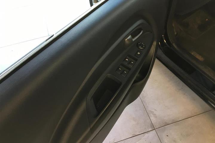 Sort Kia Rio fra 2014