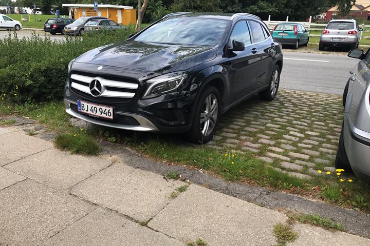 Sort Mercedes GLA220 d fra 2016