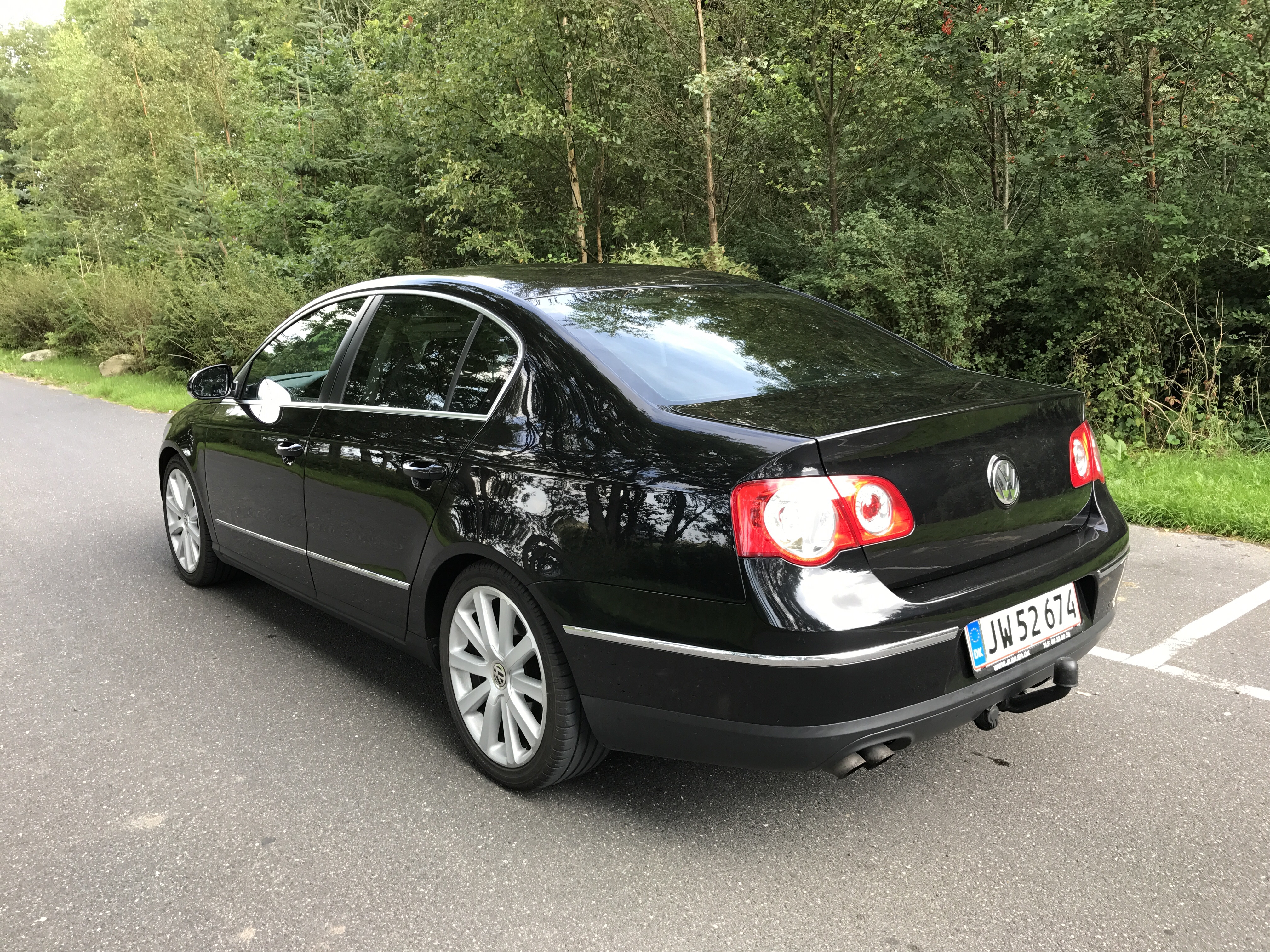 Sort VW Passat fra 2006
