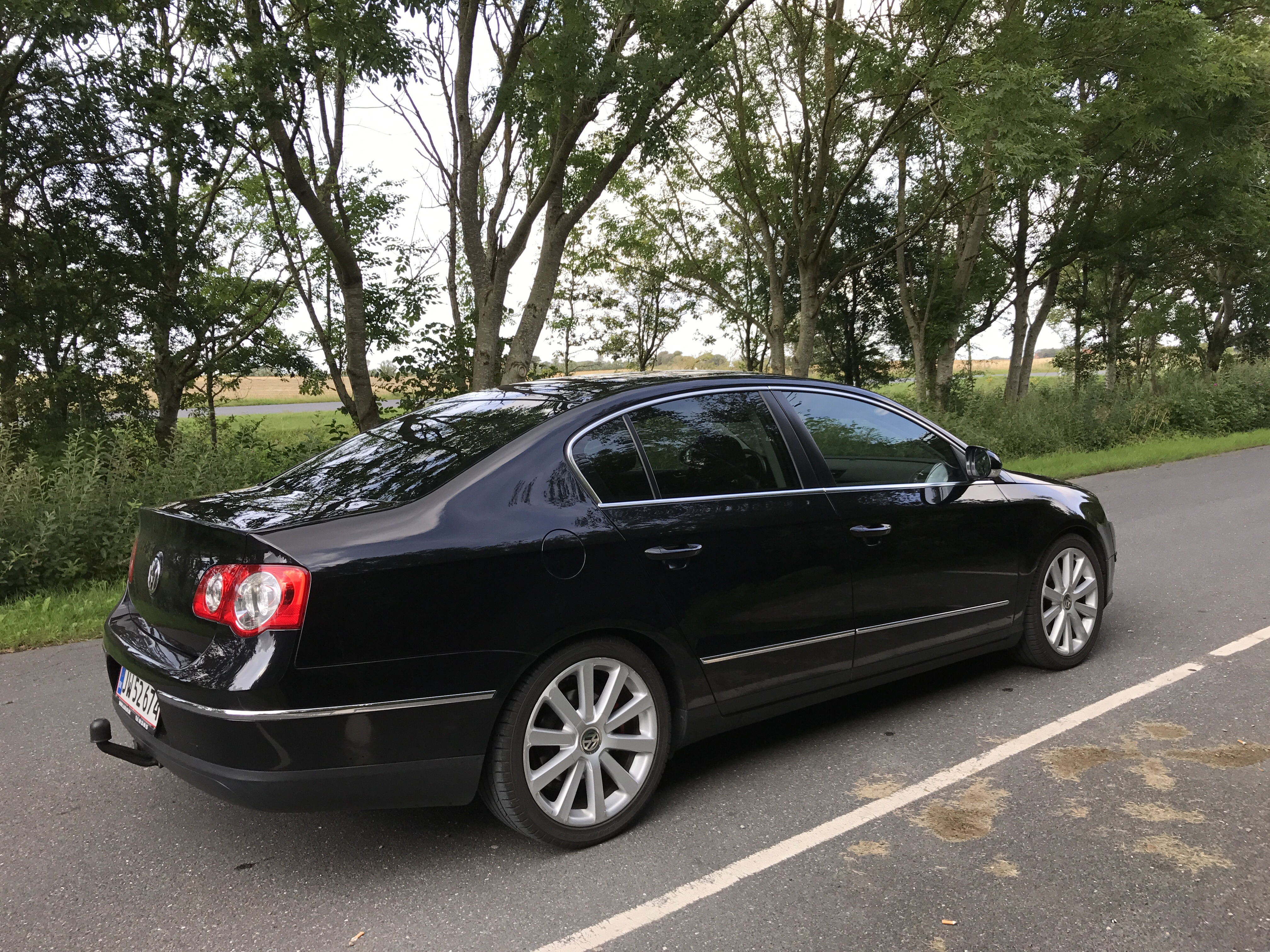 Sort VW Passat fra 2006