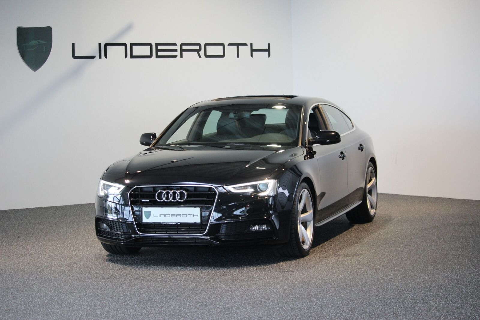 Grå Audi A5 fra 2013