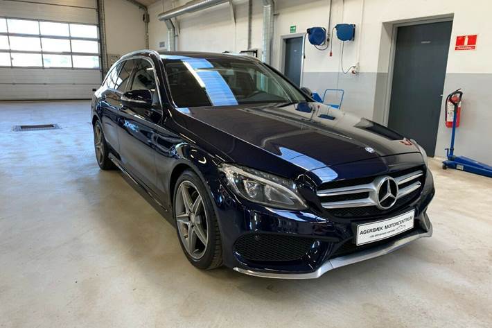 Blå Mercedes C220 fra 2015