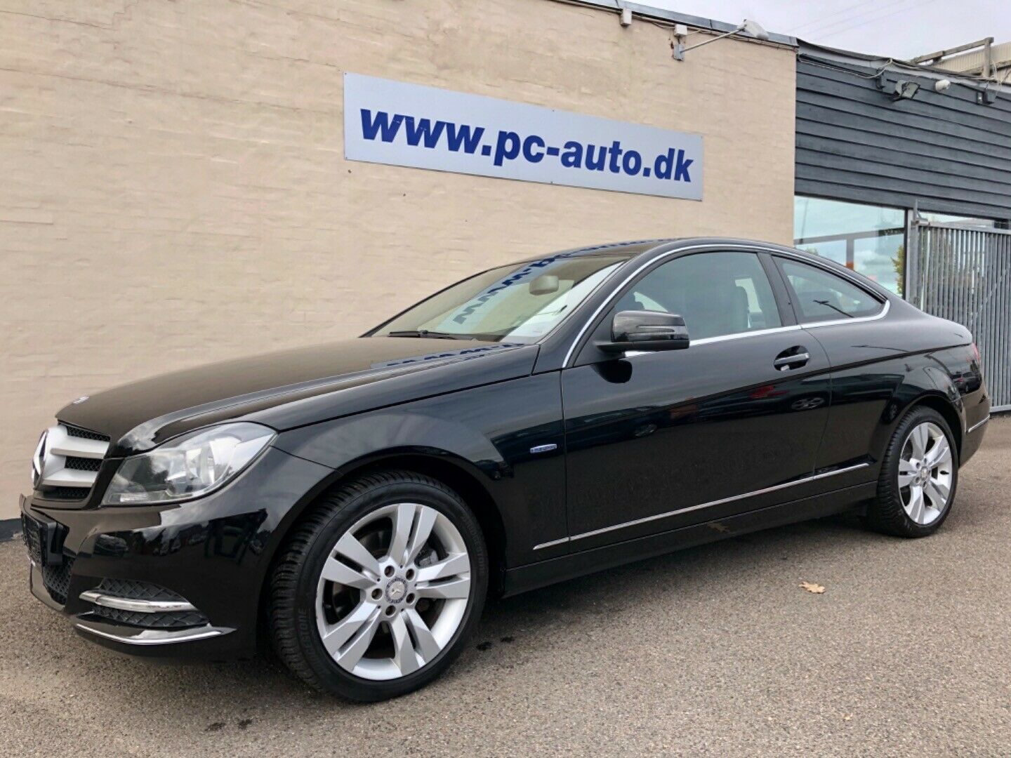 Grå Mercedes C220 fra 2012