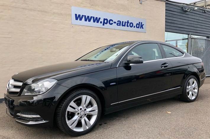 Grå Mercedes C220 fra 2012