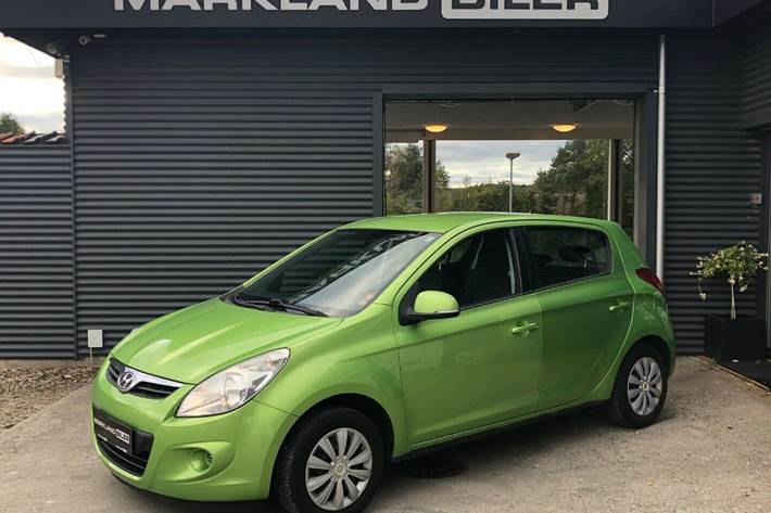 Grøn Hyundai i20 fra 2010