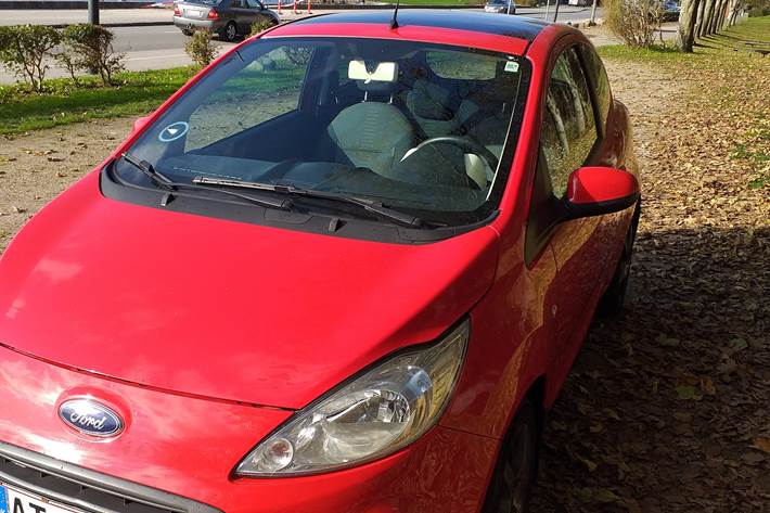 Rød Ford Ka fra 2015