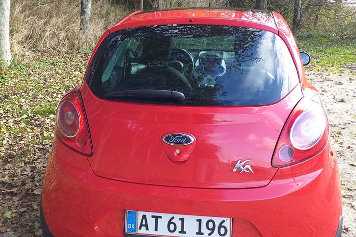 Rød Ford Ka fra 2015