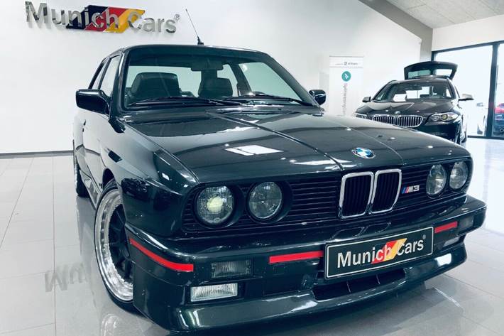 Grå BMW M3 fra 1990