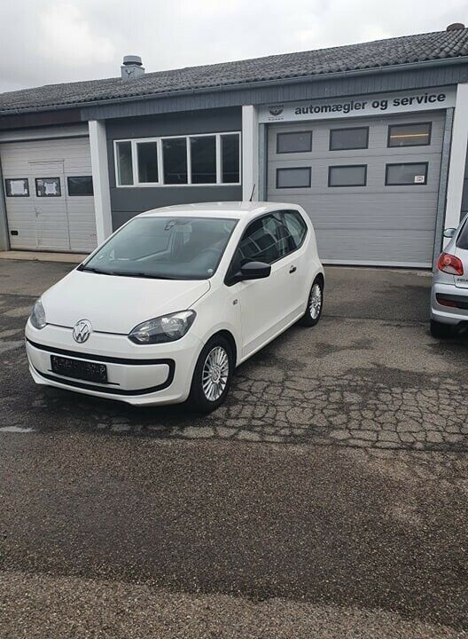 Grå VW UP! fra 2012