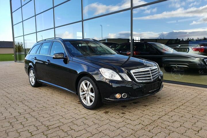 Sort Mercedes E220 fra 2010