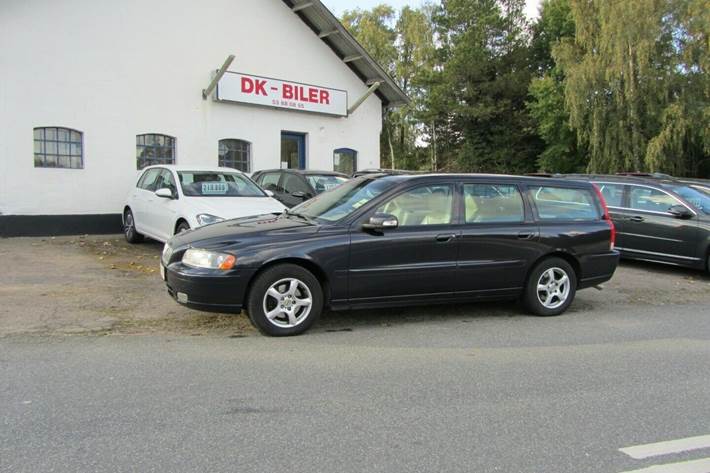Blå Volvo V70 fra 2008