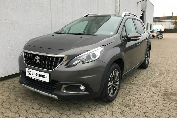 Grå Peugeot 2008 fra 2017