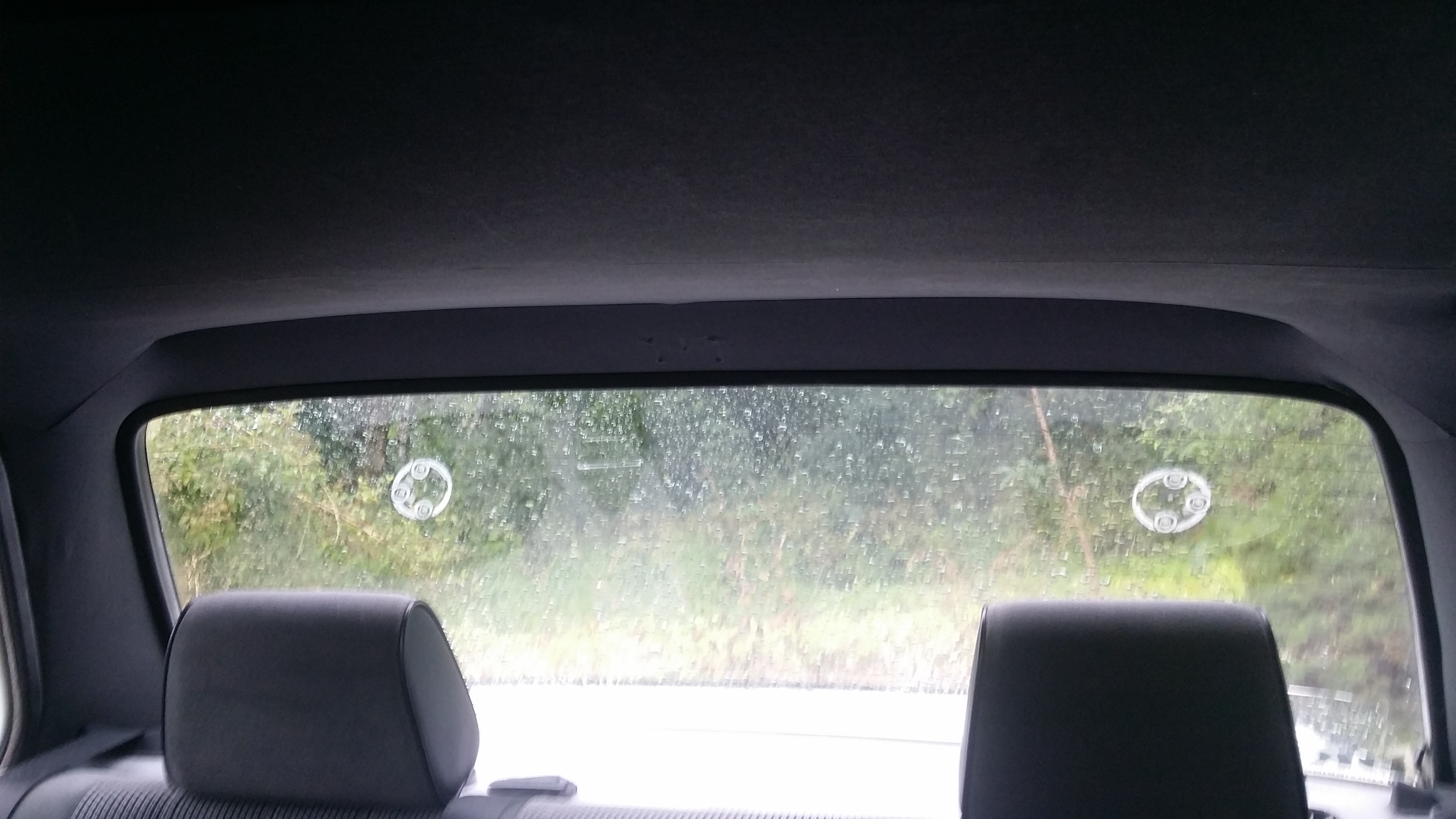 Hvid BMW 320 fra 1987