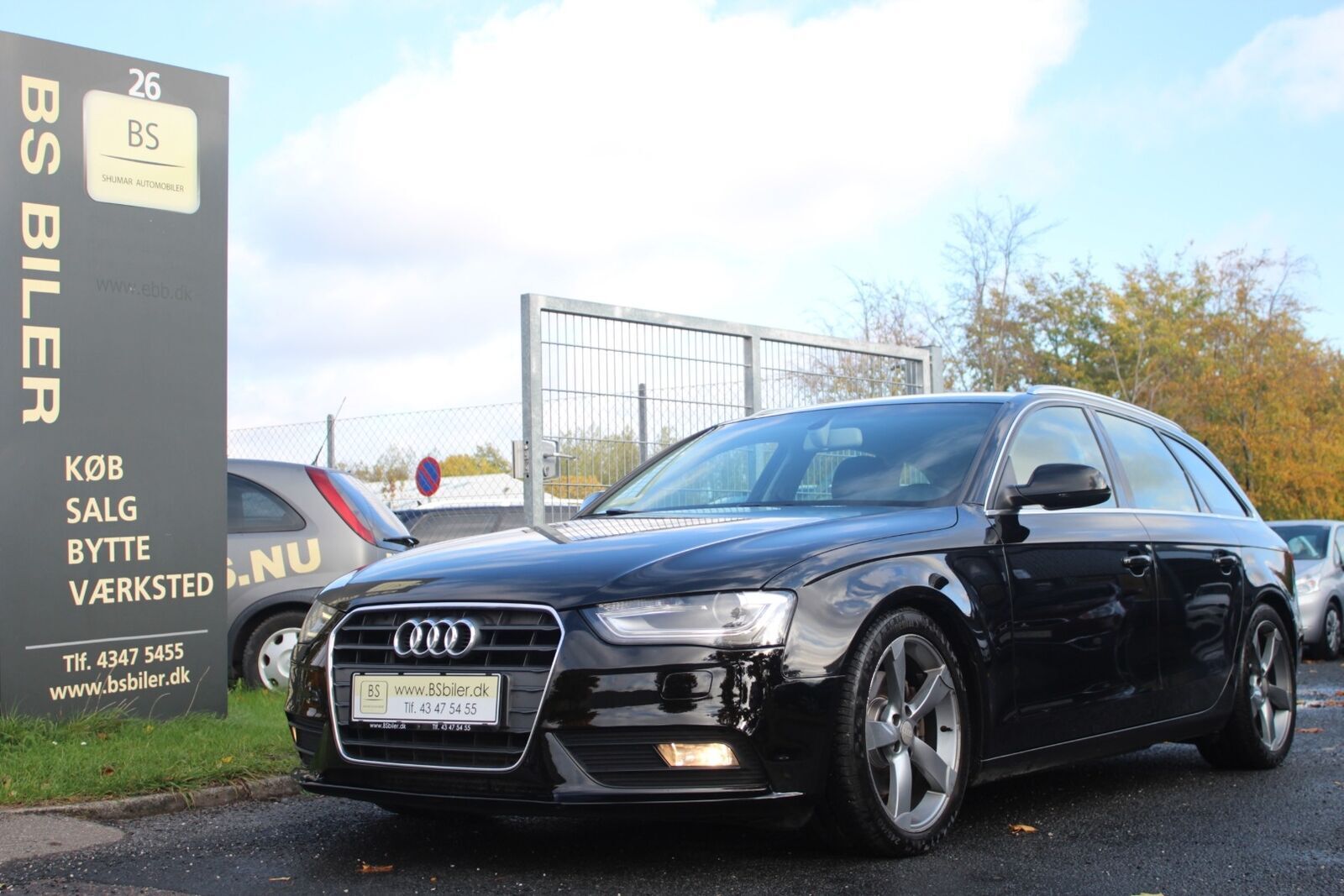 Grå Audi A4 fra 2012