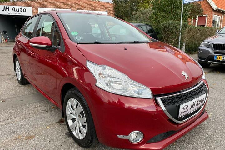 Grå Peugeot 208 fra 2012